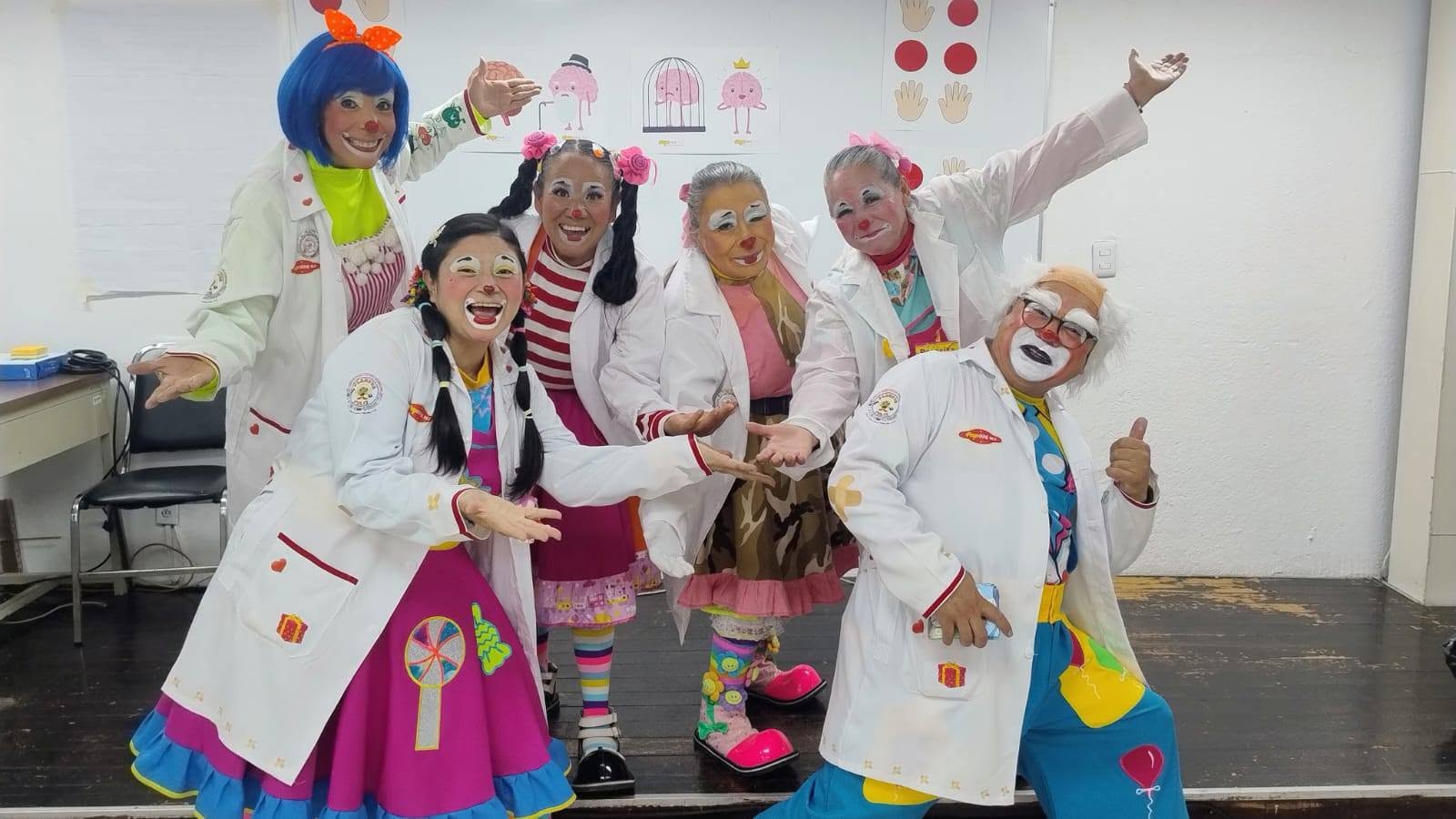Brigada de payasos de hospital de PayaSOS 33.3 en México